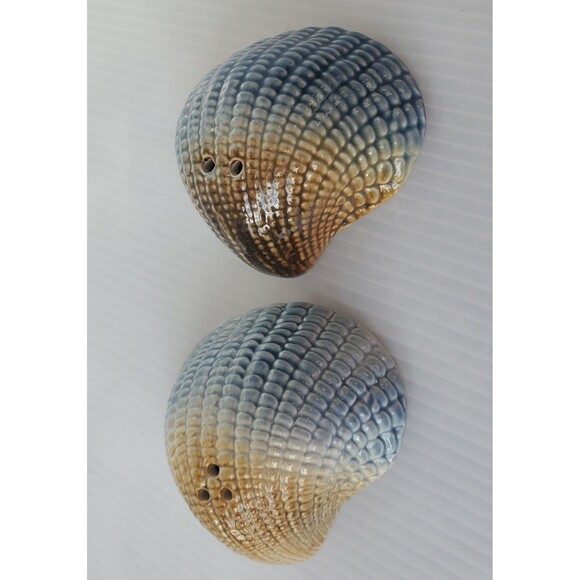 Seashell Salt & Pepper Shakers Set Blue Nautical Beach Tan Ombre Cockle Shell - Picture 5 of 6